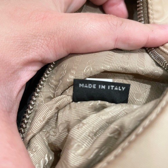❌ SOLD ❌ Prada Re-edition 2005 Re-nylon bag - Picture 6 of 14